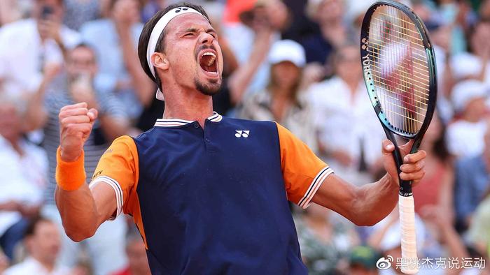 球迷只能静 球迷只能静