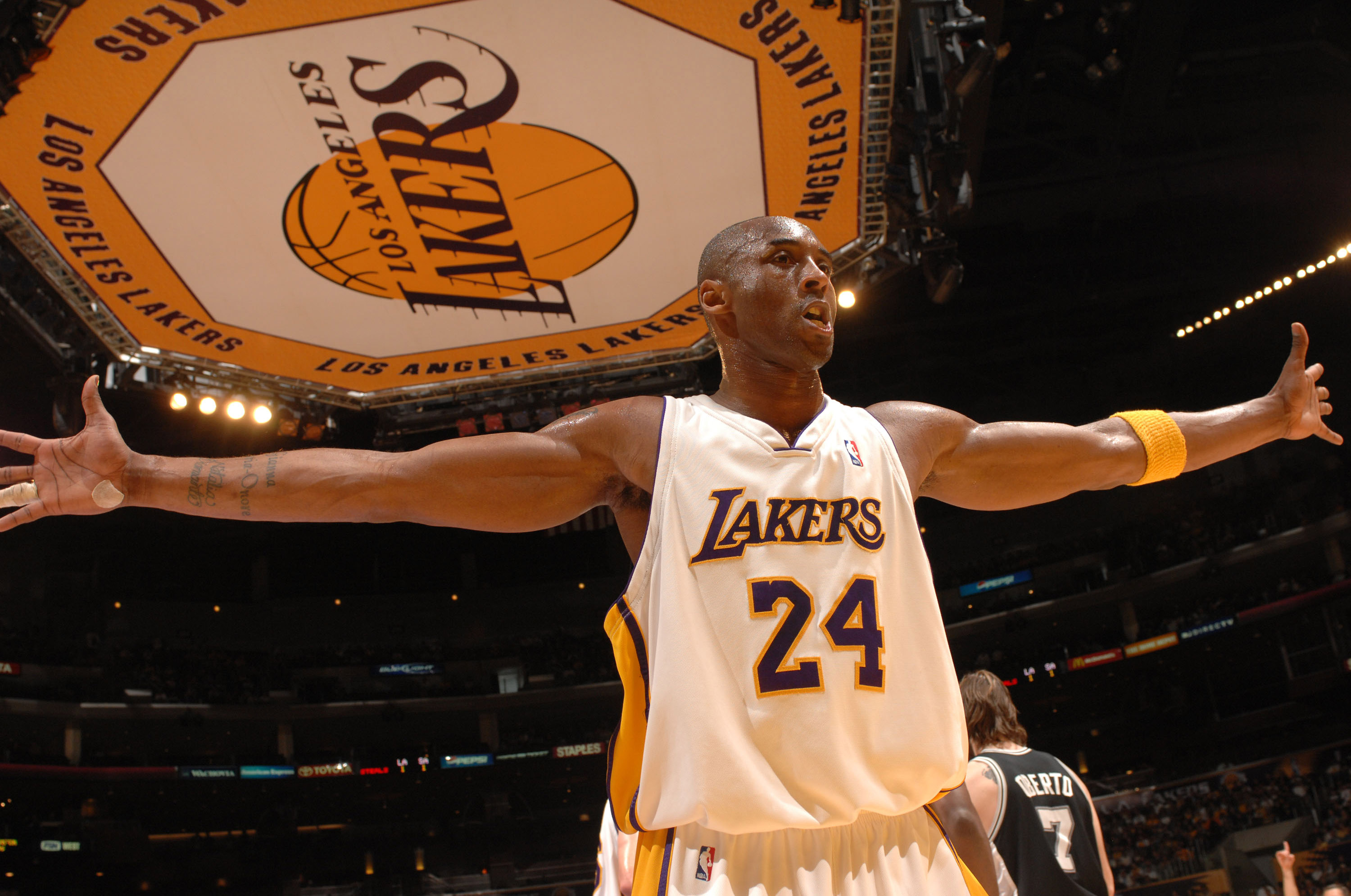 显示出强大 显示出强大